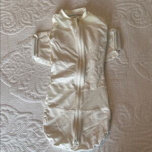 Cozy baby swaddle for Snoo bed